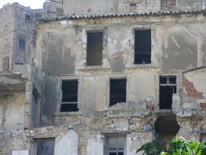 1525 immeuble en ruine rue l'habra